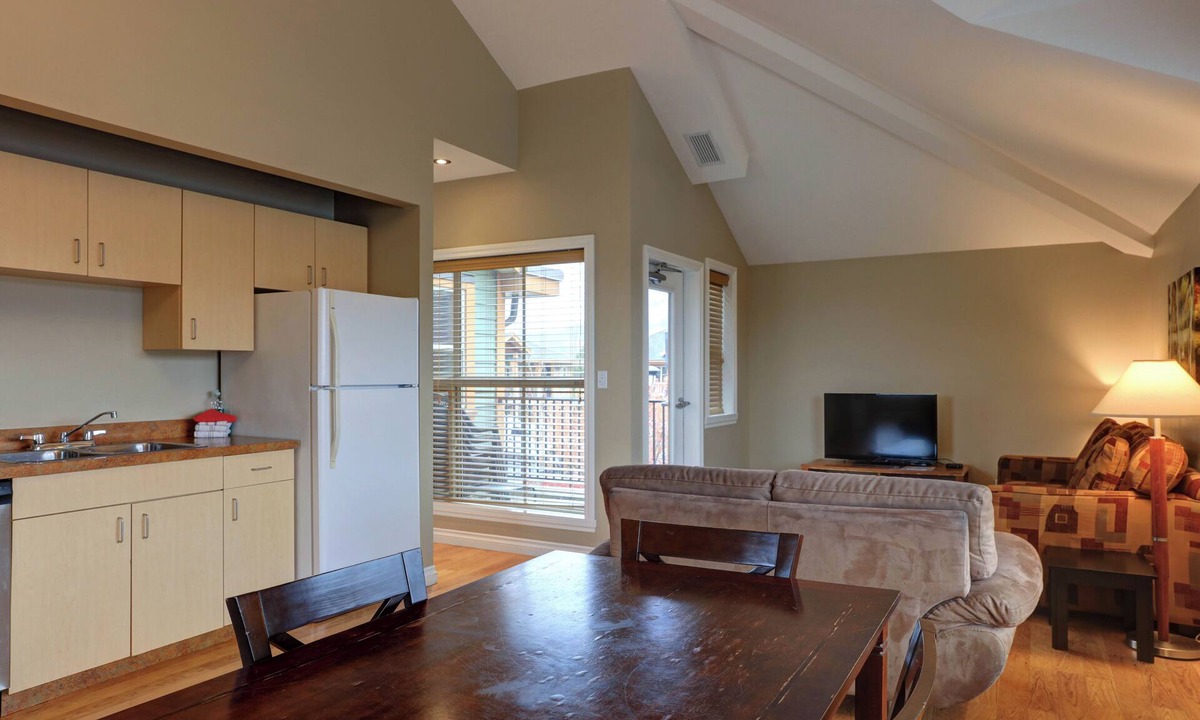 Sardis Hotel | Vedder River Inn