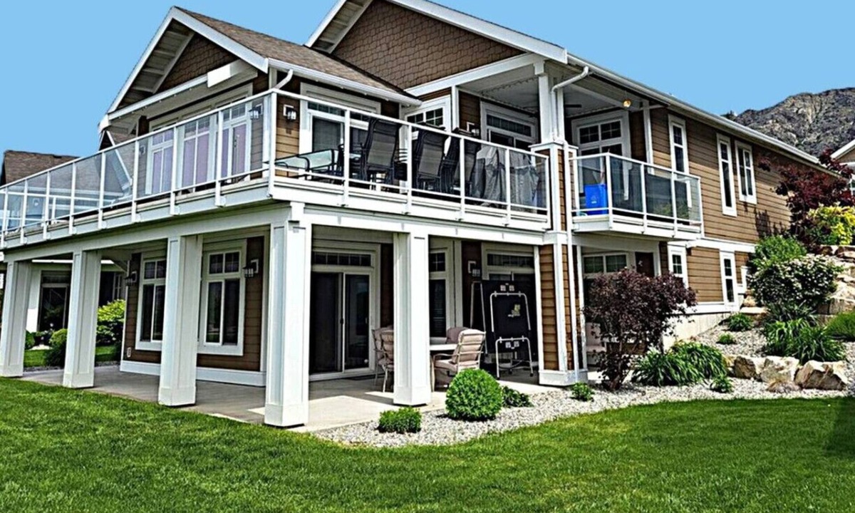 Osoyoos House | View - Beautiful home - 2 kitchens #198