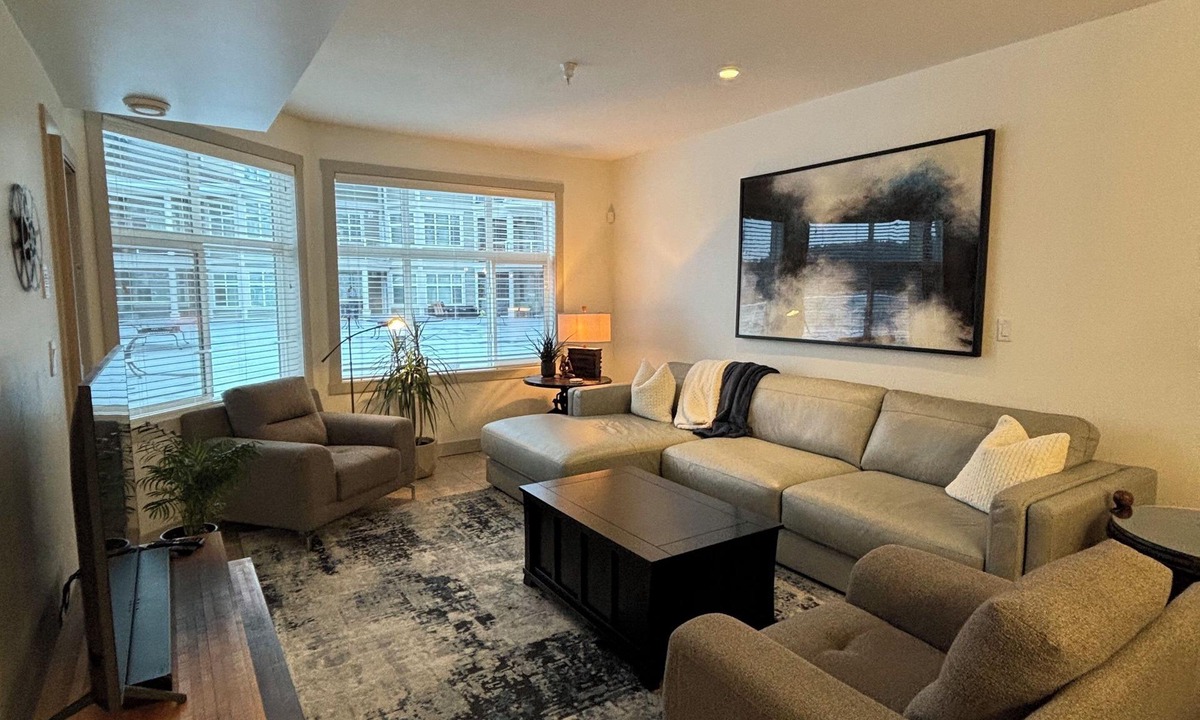 Sicamous Condo | Waterfront condo on Mara Lake w/Hot Tub and Pool