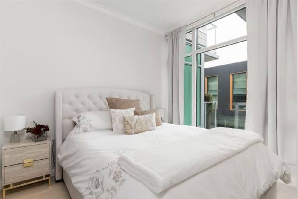 Lower Lonsdale Apartment | Waterfront luxury living in the heart of North Vancouver