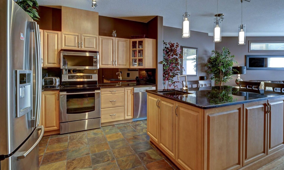 North End Condo | Waterfront Resort Condo Kelowna - Amazing Views! Great Downtown location