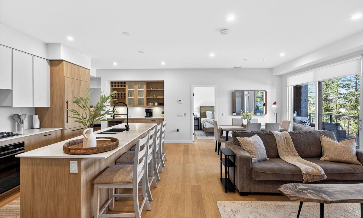 Central Okanagan Condo | Welcome to Zara at Lakestone! A premier lakeside community for a peaceful escape with pickleball courts, a gym, and a sauna. Elevated 3BR retreat with scenic lake & mountain views and a spacious patio. 2 king beds, 1 queen, sofa bed & 2.5 baths