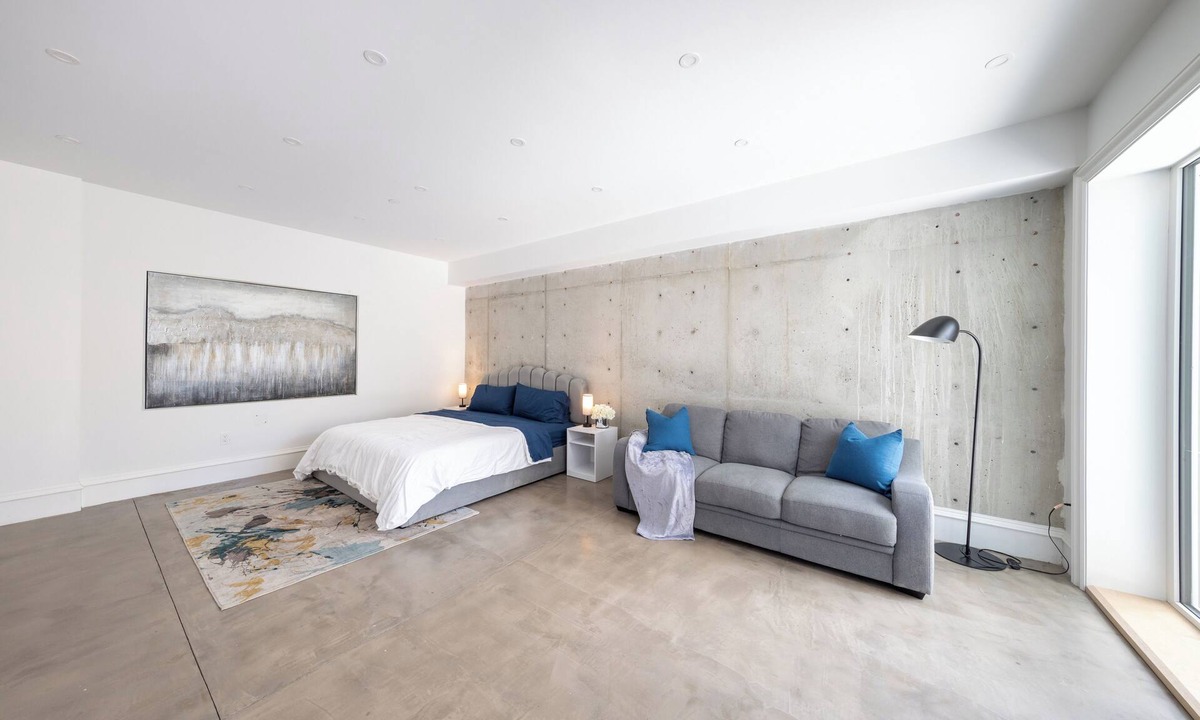 West Vancouver House | West Van Luxury Retreat 2BR 2BA Oceanview