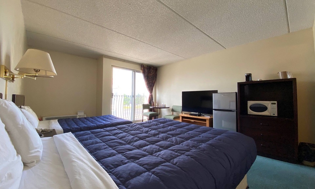 Drayton Valley Hotel | Westwind Motor Inn