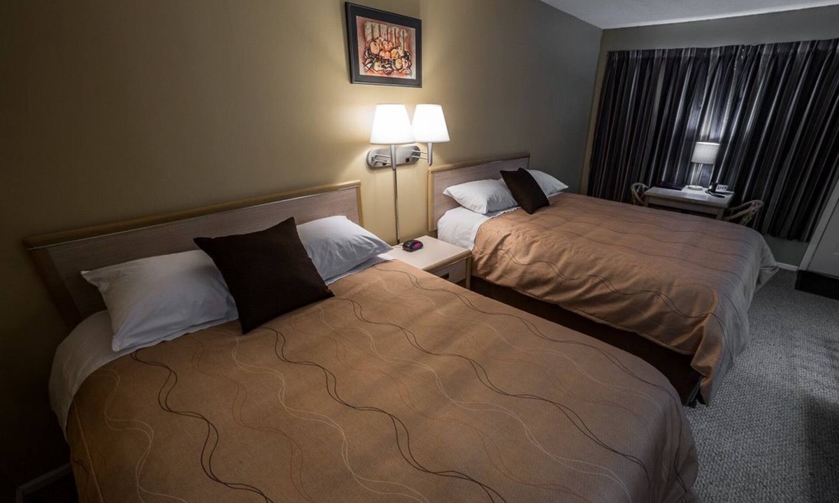 100 Mile House Hotel | Westwood Motel