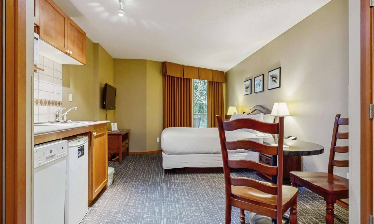 Village North Hotel | Whistler - Cascade Lodge 511