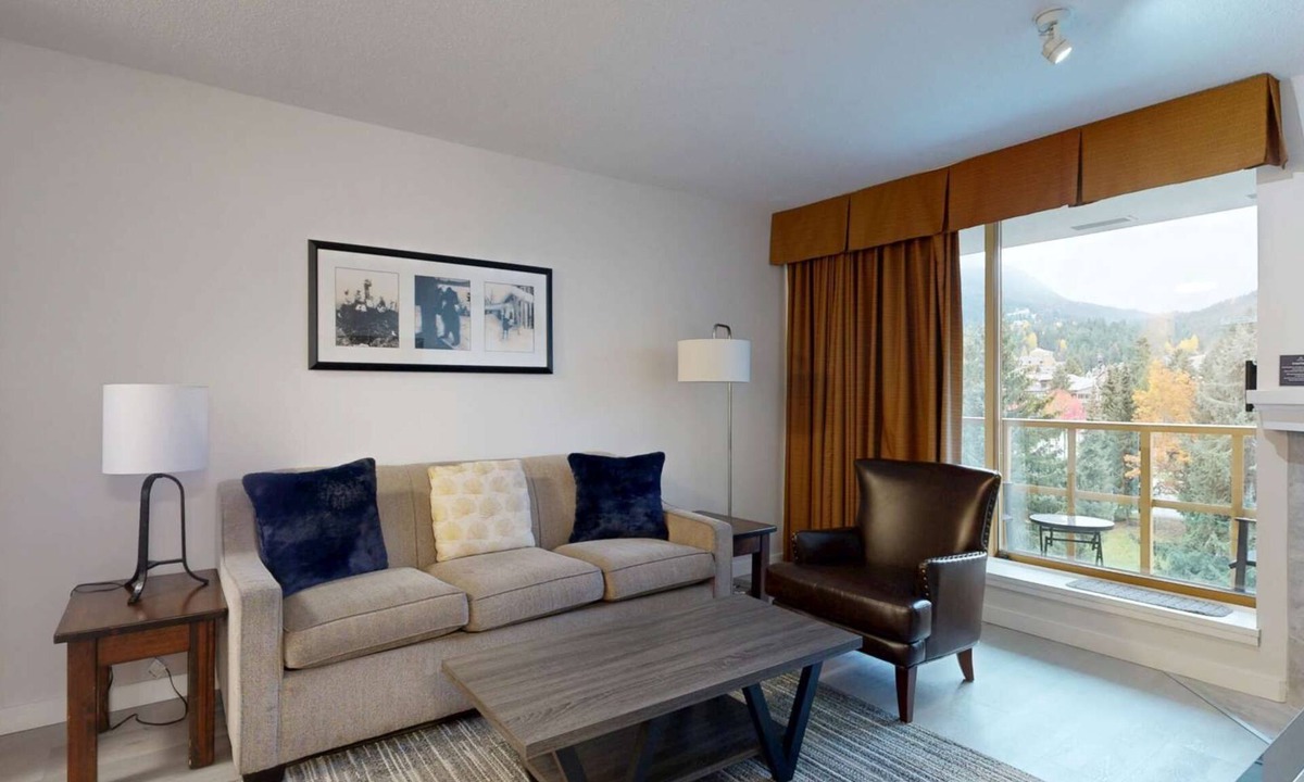 Village North Hotel | Whistler - Cascade Lodge 504