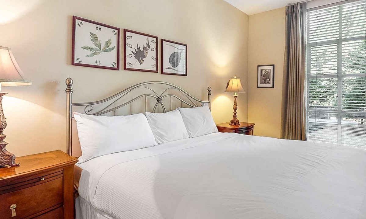 Blackcomb Hotel | Whistler - Glacier Lodge 113