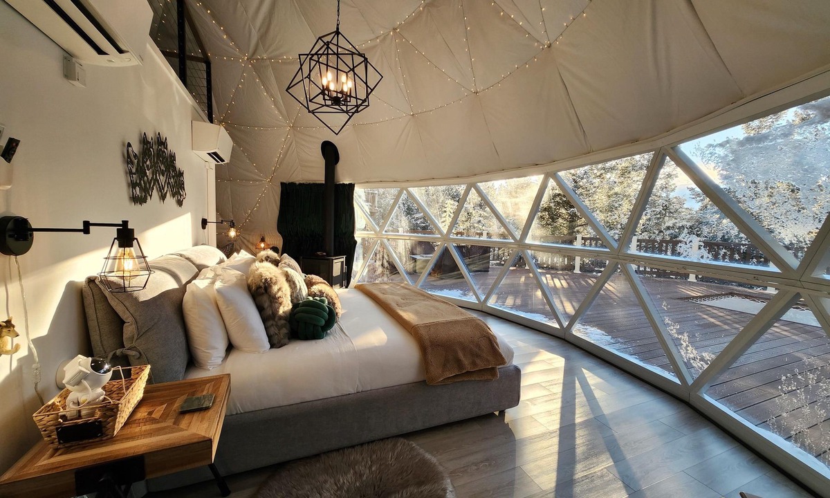 Windermere Cabin | Wolf Dome at Winderdome Resort, a howling good time!