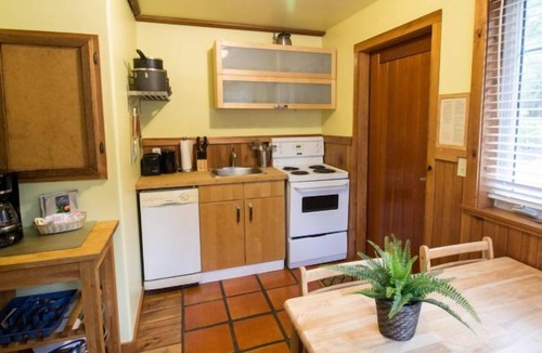 Ucluelet Cottage | 1 Bed A - Cozy 2 Story Cottage Walking Distance to Two Beaches
