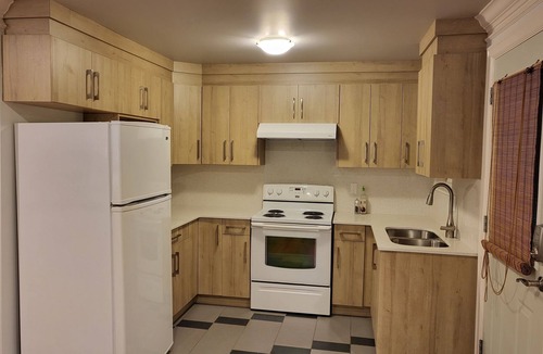 Coquitlam House | 1 Bedroom Basement Suite for Max 2 Adults/kid