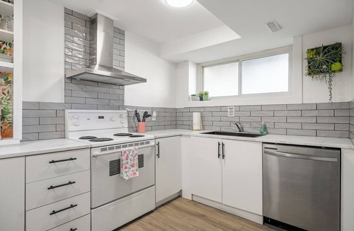 Canyon Meadows House | 1 King, 5 Beds total, Located Near Fish Creek & Spruce Meadows