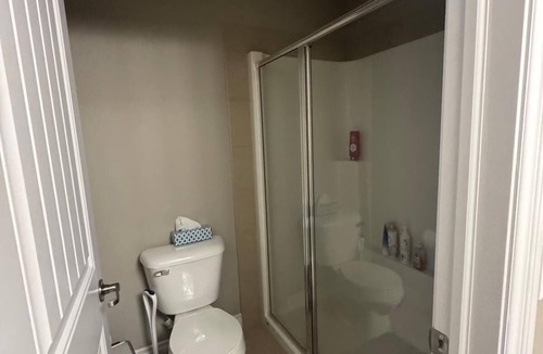 Northwest Calgary Boat Rental | 15 minutes from YYC Airport and 25 minutes from Downtown 3 Bedroom duplex