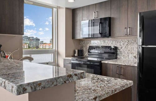 Inner Harbour Condo | 2-bedroom 2-bath condo in welcoming Victoria, BC