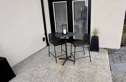Southwest Mission Apartment | 2 Bedroom Guest Suite in Kelowna