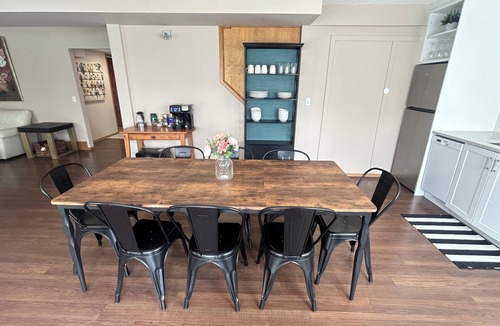 Southwest Calgary House | 2-bedroom King Suite near Spruce Meadows