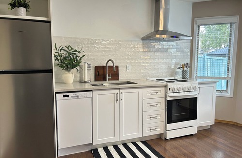 Southwest Calgary House | 2-bedroom King Suite near Spruce Meadows