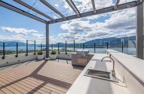 Downtown Kelowna Condo | 2 Bedroom Lakeview in Downtown Kelowna with Rooftop Terrace + EV Parking