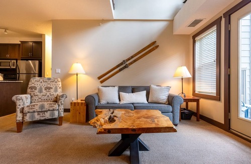 East Kootenay Condo | 2 Bedroom Plus Loft. Pool and A/C