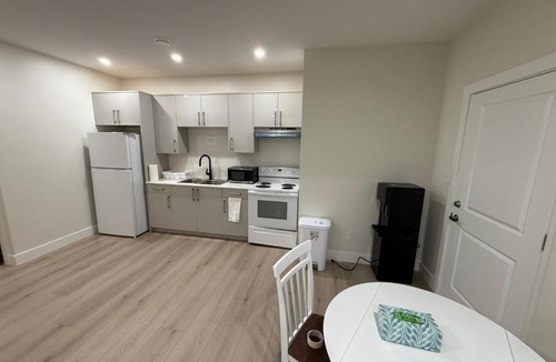 Prince George Apartment | 2 Bedrooms Private EntRance wifi Free Parking