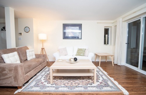 Hollyburn House | 2 bedrooms suite close to ski mountains and ocean