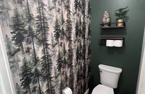 Bragg Creek Bed & Breakfast | 2 Queen Bdrms | 1 Bthrm | Bragg Creek