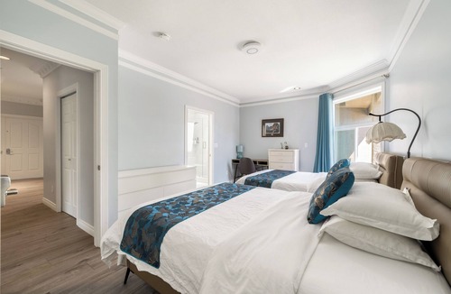 Richmond Bed & Breakfast | 2 queen bed in a shiny room with a private bathroom,10min to YVR.