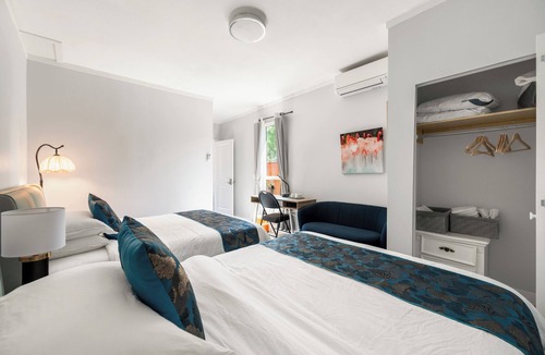 Richmond Bed & Breakfast | 2 queen bed in a shiny room with a private bathroom,10min to YVR.