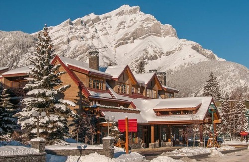 Banff Apartment | 2 Queens w/Hot Tubs in Downtown Banff