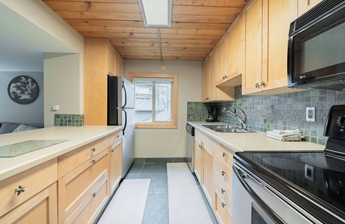 Regional District of Nanaimo Condo | #204 Upper Garden View Suite at Shorewater Resort, Qualicum Beach