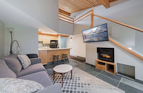 Regional District of Nanaimo Condo | #204 Upper Garden View Suite at Shorewater Resort, Qualicum Beach