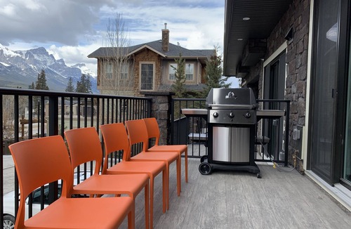 Canmore House | 2850SQF ALL NEW MOUNTAIN VIEW TOWNHOUSE #10: 4BR+4.5BTH FOR 12 NEAR ALL（10634）