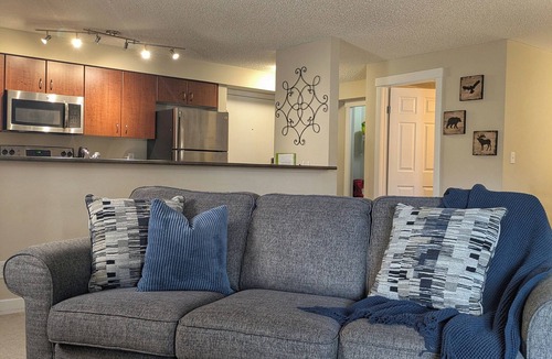 Invermere Apartment | 2bdrm 2bath Lakeside Getaway!