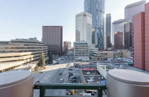 East Village Apartment | 2Bed + 2Bathroom apartment in downtown Urban Calgary