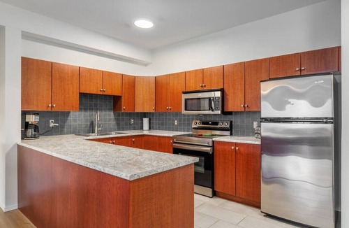 Quail Ridge Apartment | 2BR | Pool, Hot Tub, Golf, UBC & Airport