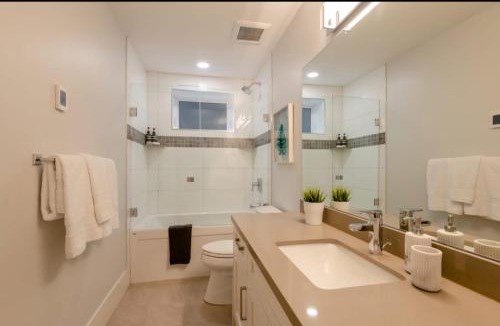 Burnaby Apartment | 2BR Suite Close to Transit - Great for Vancouver
