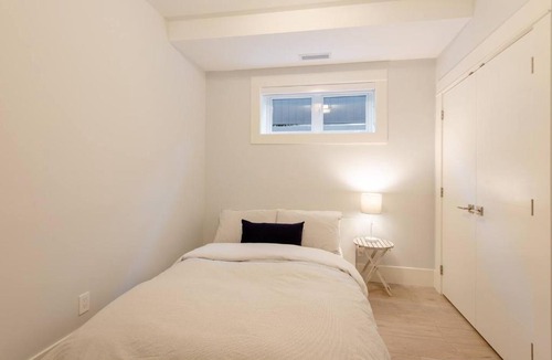 Burnaby Apartment | 2BR Suite Close to Transit - Great for Vancouver