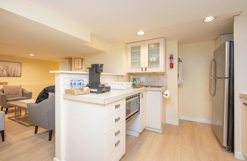 West Side House | 2BR Trafalgar Retreat near UBC & Pacific Spirit