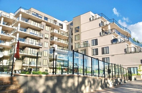 Sicamous Condo | 3 Bed 3 bath Penthouse on Mara, Pool, Gym, Steam room