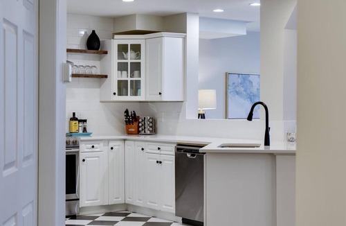 North End Condo | 3 Bedroom at Discovery Bay