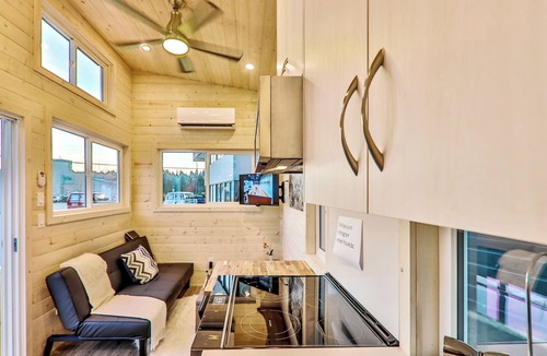 Halfmoon Bay House | 35 ‘ Tiny House RV pet friendly