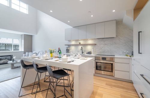 Blackcomb Apartment | 3BDR Luxury Ski-In&Out w/Pool&Hot Tub|Prime Loc.