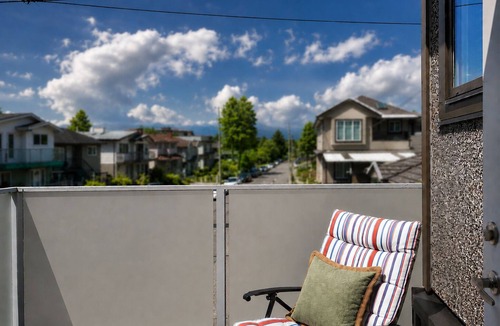 Knight House | 3BR private, urban retreat minutes to Downtown. Peaceful & independent.