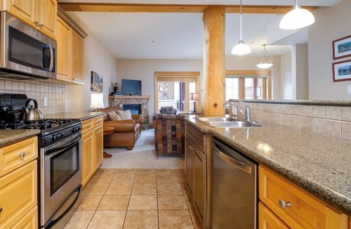 Rossland House | 4 BD/3.5BA Redstone Chalets D