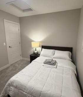 Cochrane Apartment | 4 Bedroom Duplex house