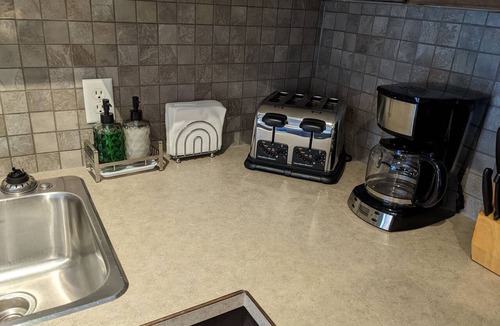 South Pandosy Condo | #401, Playa Del Sol Pool View 2 Bedroom
