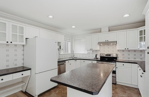 Fleetwood House | 4BR Family Retreat in Surrey