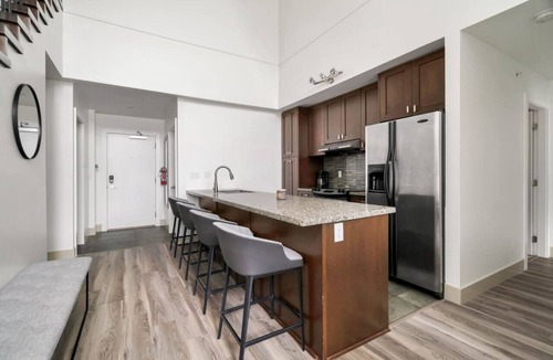 Harrison Hot Springs Apartment | 4BR Penthouse w/Rooftop In The Heart Of Harrison