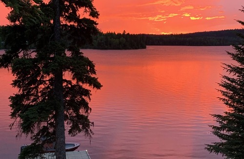 Bridge Lake House | 6 Bedroom Waterfront Home on Bridge Lake