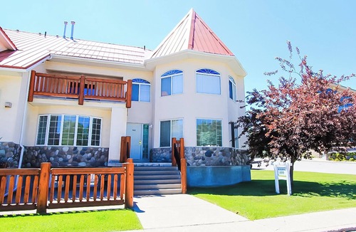 Fernie House | 7BD | Family & Friends | 360 Views ! | A/C |Sauna